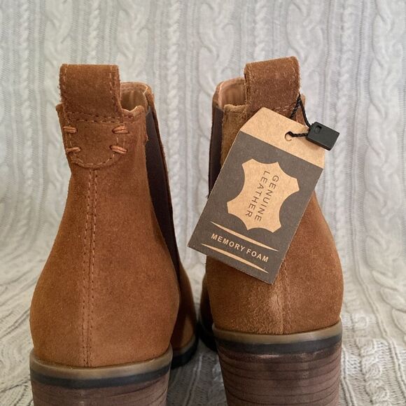 Crevo Alicia Tan Brown Leather Suede Round Toe Block Heel Casual Fall Boots - Picture 6 of 12